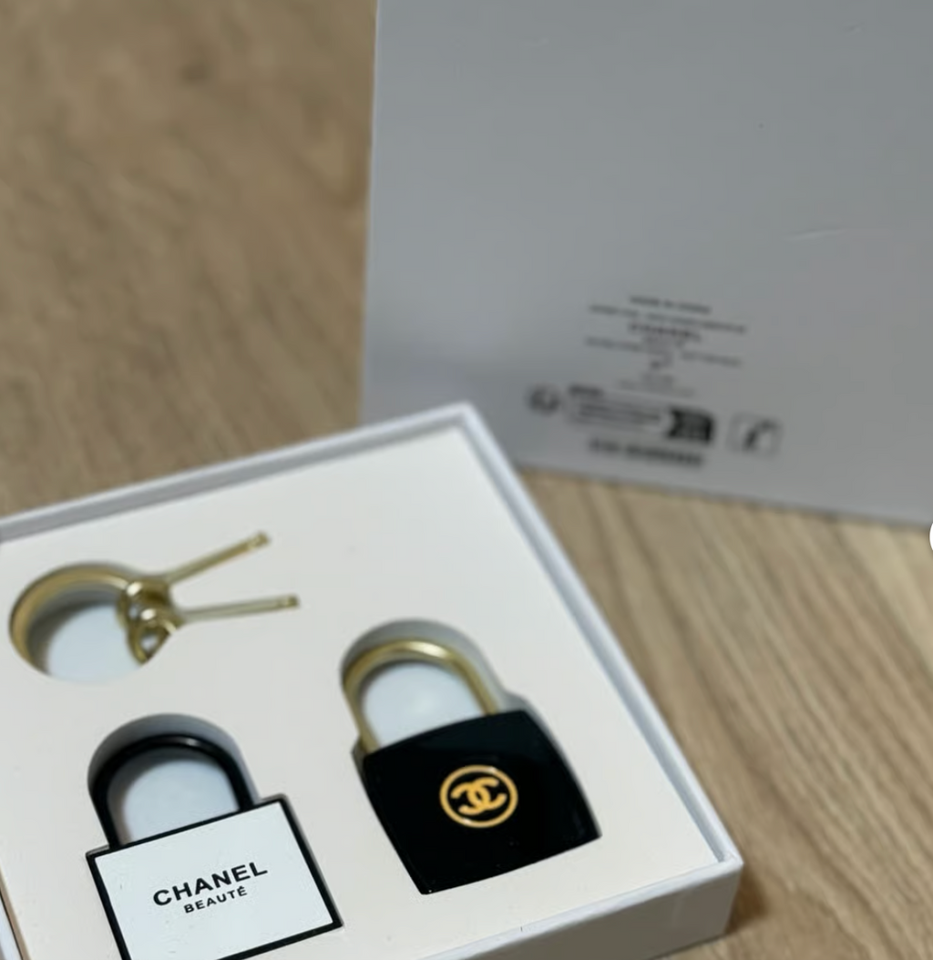 Chanel Beauté La Collection Padlock & Key Set