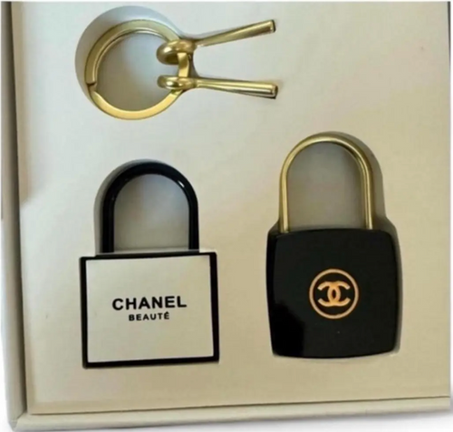 Chanel Beauté La Collection Padlock & Key Set