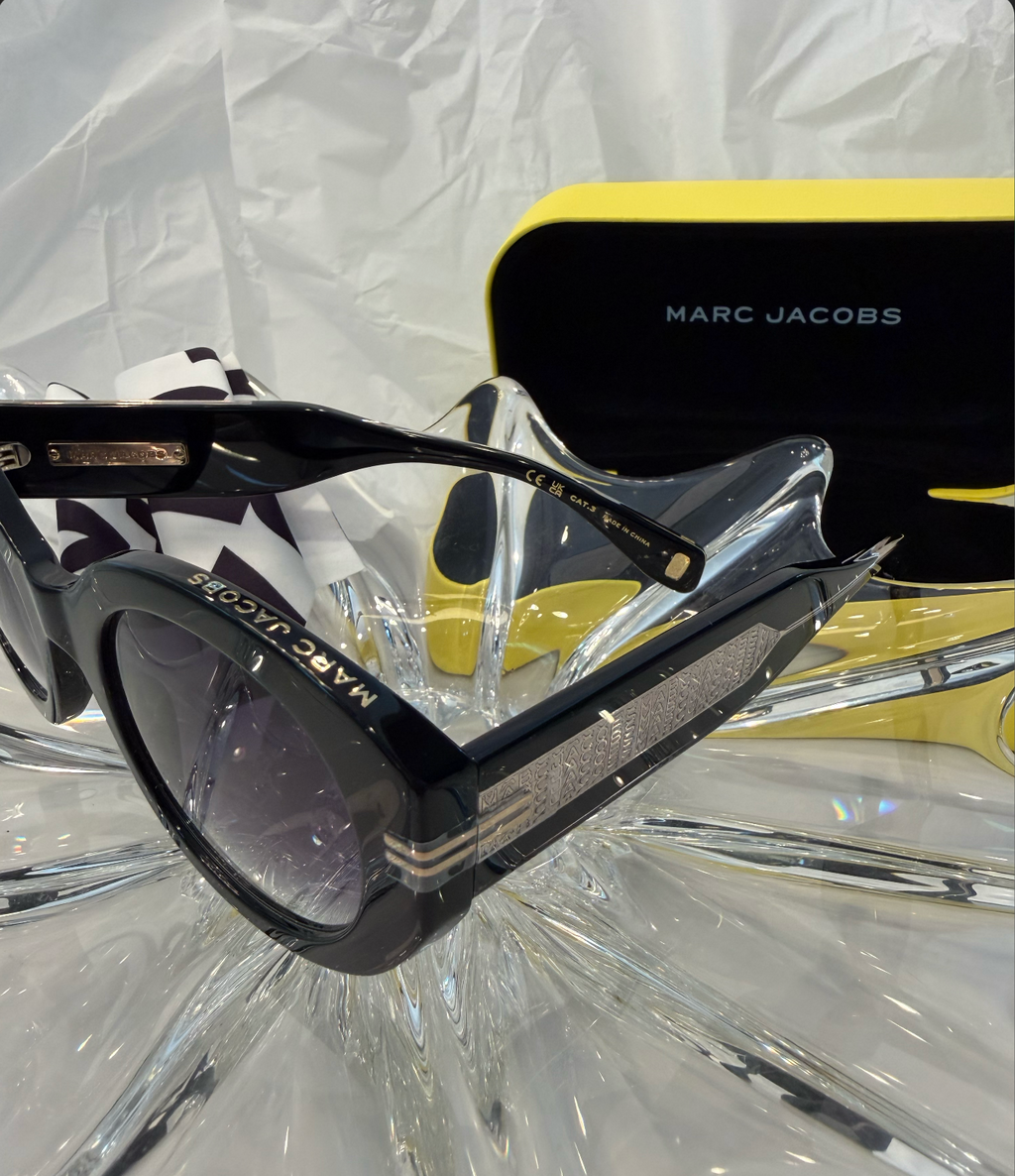 Marc Jacobs MJ1110/S oversized sunglasses front view with yellow case open