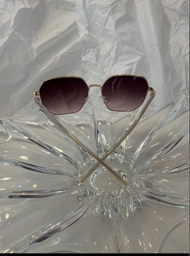 Kenneth Cole Reaction KC3002 gold geometric sunglasses angled side view