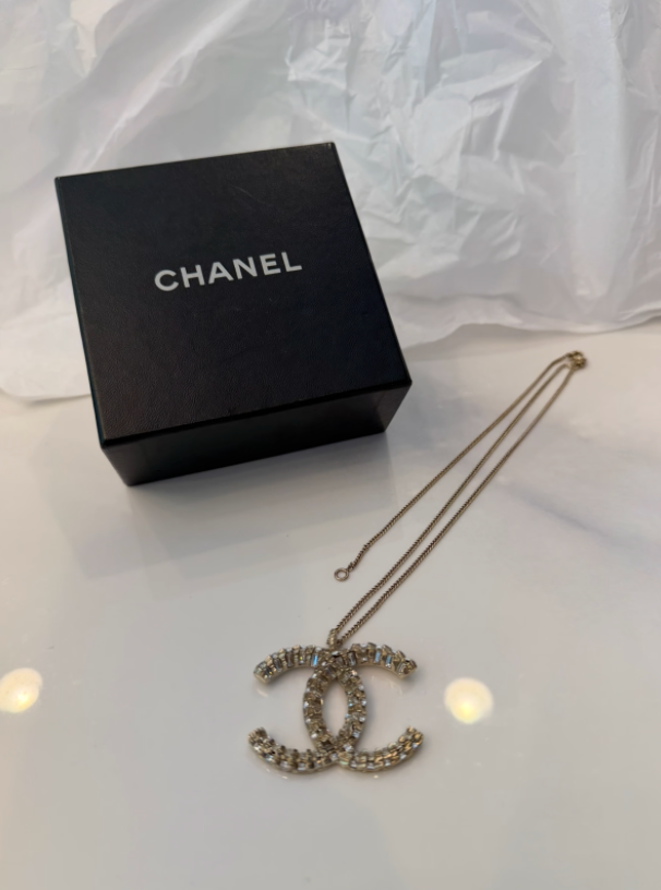 Chanel CC rhinestone necklace with original Chanel box
