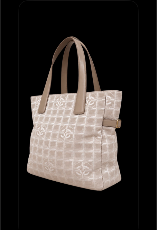 Chanel New Travel Line tote bag beige - front view