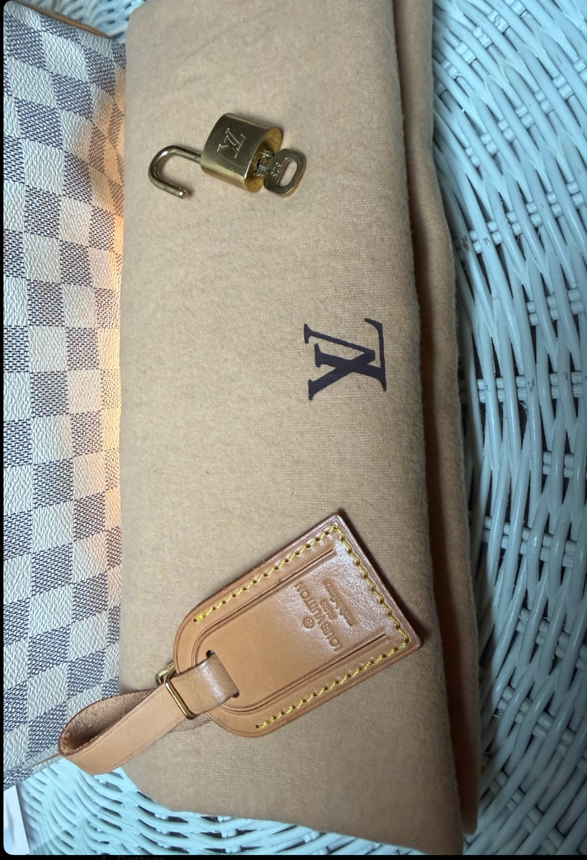 Louis Vuitton Damier Azur Speedy 30 - back view