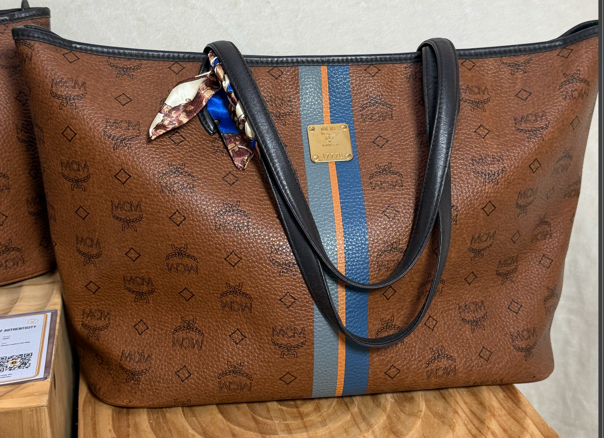 MCM Cognac Visetos Large Tote - base detail
