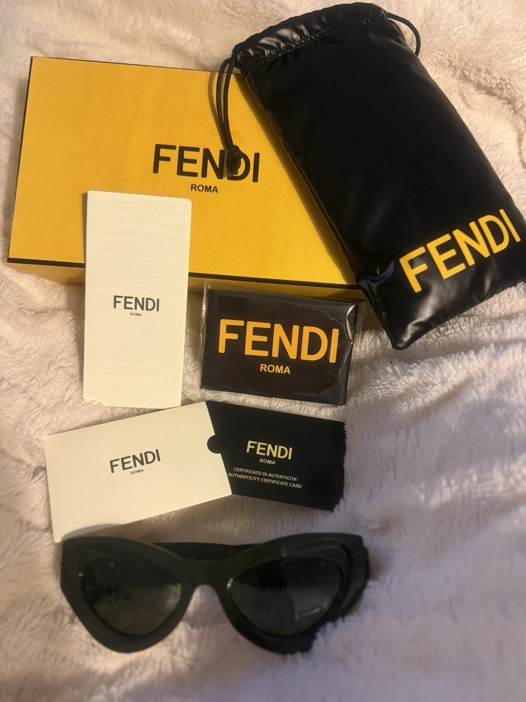Authentic Fendi FE40146I 96N CatEye Sunglasses Green|Complete Set-Made in Italy