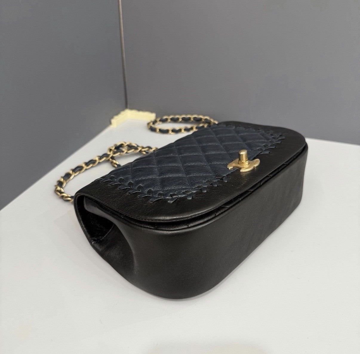 Authentic Chanel Lambskin Blue Black Diamond Quilted Shoulder Bag 2018