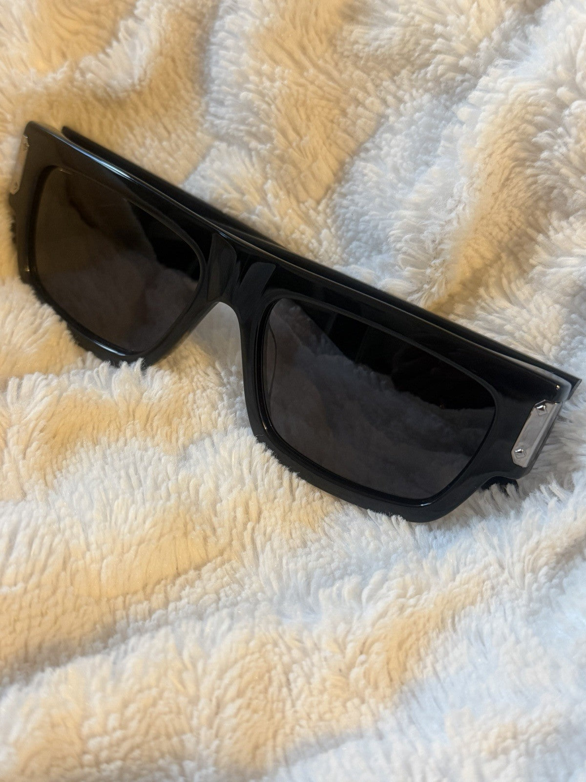 MCM MW0019 01A Black Rectangle Sunglasses w/Leather Crossbody Pouch