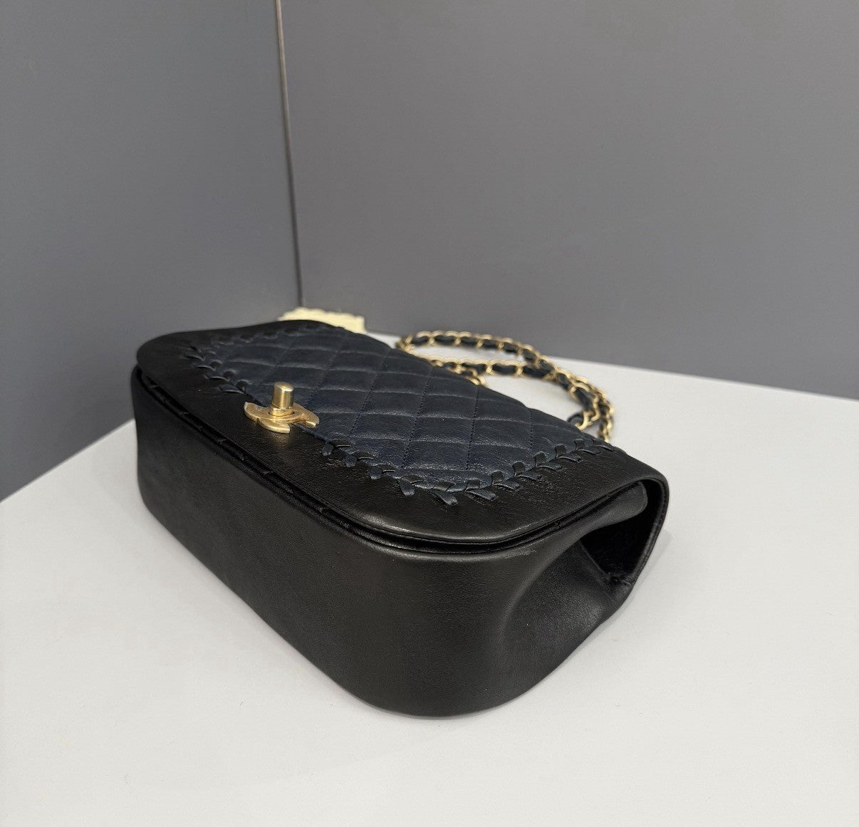 Authentic Chanel Lambskin Blue Black Diamond Quilted Shoulder Bag 2018